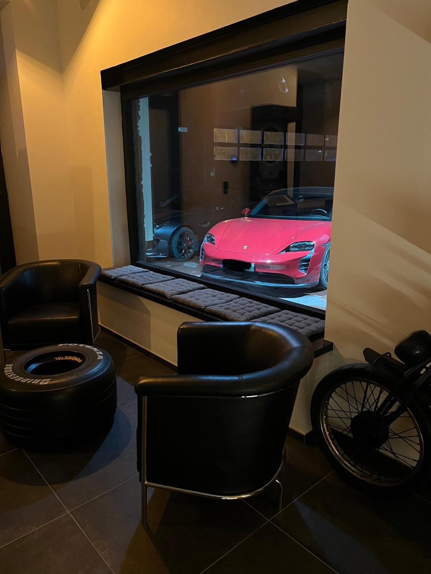 Queen's Avenue * Spa